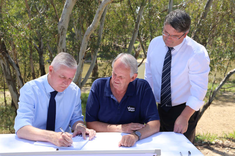 Contract signing of levee stage 2