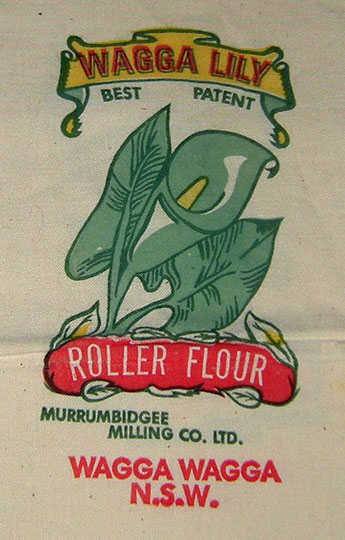 Wagga Lily Flour bag manufactured by the Murrumbidgee Milling Co., 1940s