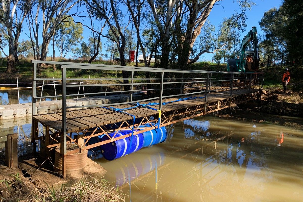 Preparations for removal of old timber bridge on Wiradjuri Trail