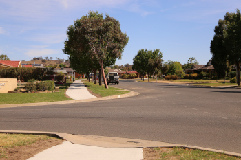 Yentoo Drives' new footpath