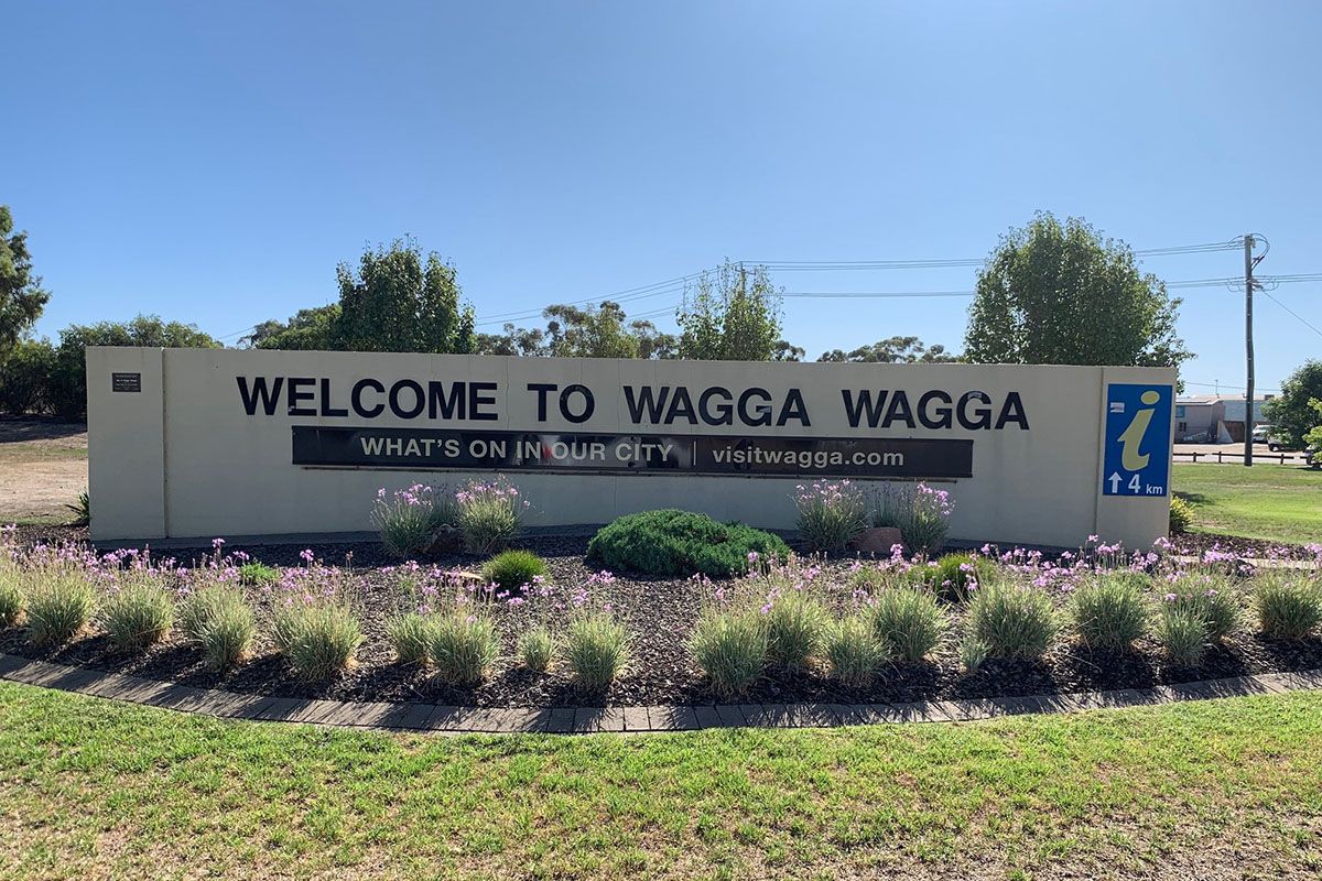Wagga Wagga western entrance gateway sign